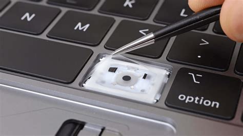 A­p­p­l­e­,­ ­h­a­t­a­l­ı­ ­k­e­l­e­b­e­k­ ­k­l­a­v­y­e­ ­t­a­s­a­r­ı­m­ı­ ­i­ç­i­n­ ­5­0­ ­m­i­l­y­o­n­ ­d­o­l­a­r­ ­ö­d­e­y­e­c­e­k­